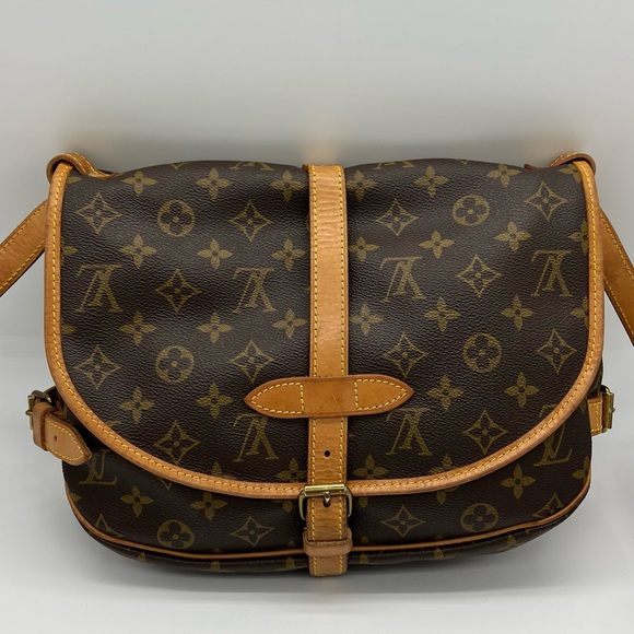 ❌SOLD❌Authentic Louis Vuitton monogram Saumur 30 - Picture 8 of 17